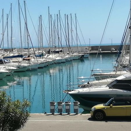 Joli Studio Bord De Mer, Clim, Balcon, Parking Prive Mentona Zewnętrze zdjęcie
